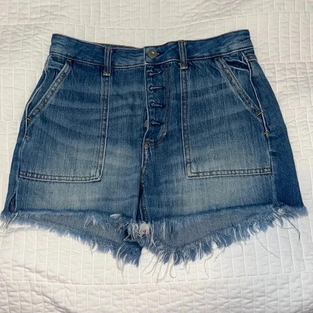 We The Free cargo shorts size 25